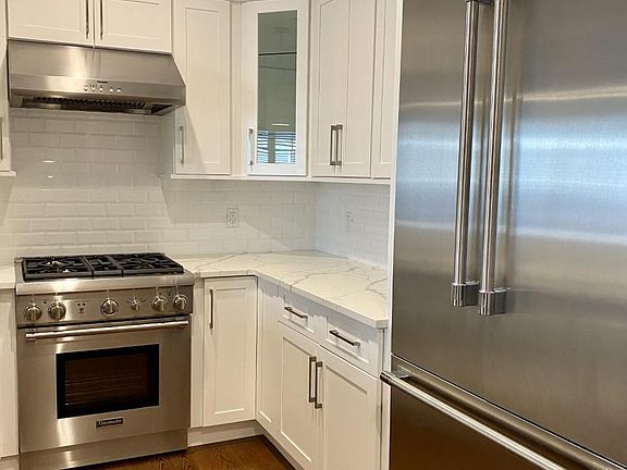 4th image of 620 Rockland Ave #2