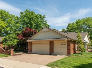 14069 Baywood Villages Dr, Chesterfield, MO