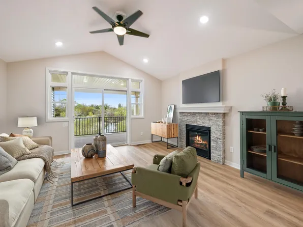 1002 Sunrise Cir, Dassel, MN 55325