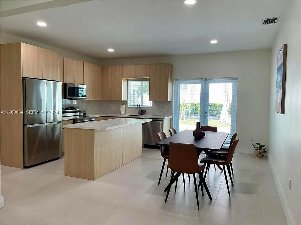 5352 Orduna Dr #1