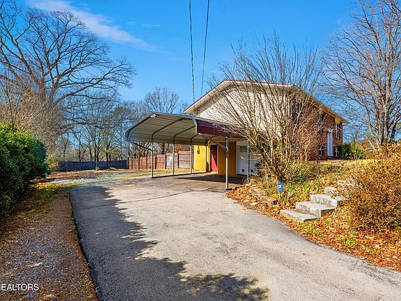 5th image of 713 W Meadcrest Dr