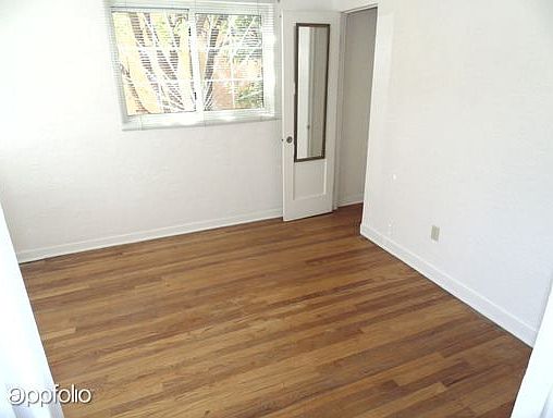 3rd image of 508 Buena Vista Dr SE