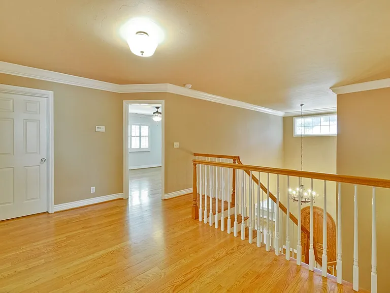 1150 Meredith Ave — Photo 37