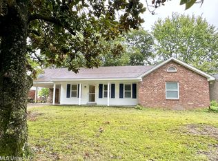 8716 Chesterfield Dr, Southaven, MS 38671