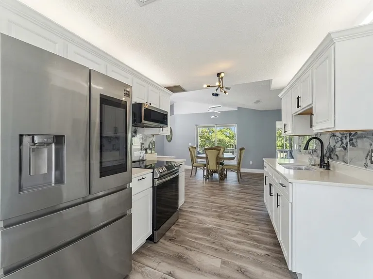 Cordona Dr — Photo 2
