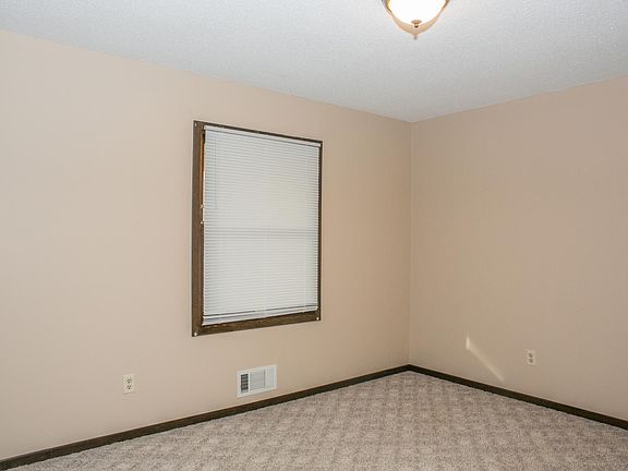 5th image of 634 County Road C W