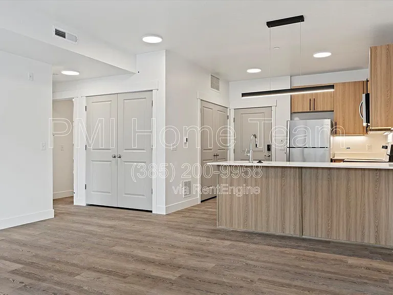 3378 Washington Blvd #202 — Photo 7