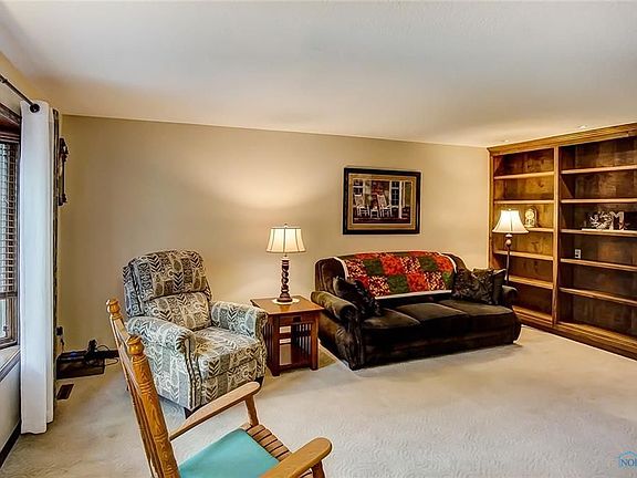 5th image of 729 Ordway Ave