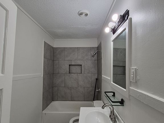 5th image of 3646 Kearney Ave
