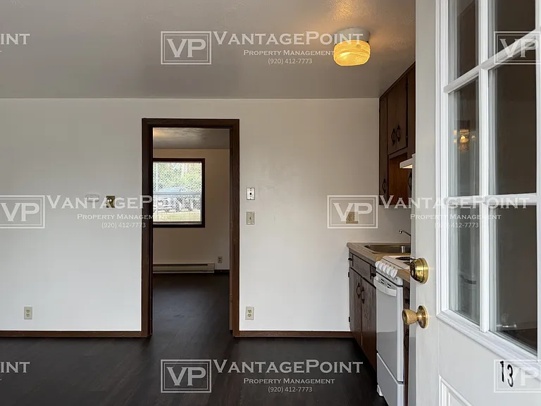 1914 Division St #13 — Photo 2