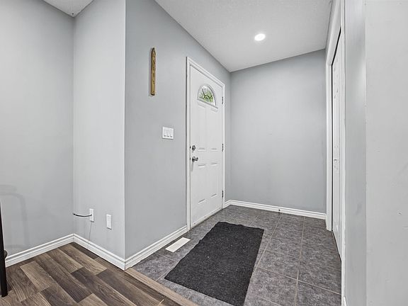 2nd image of 9626 106th Ave NW