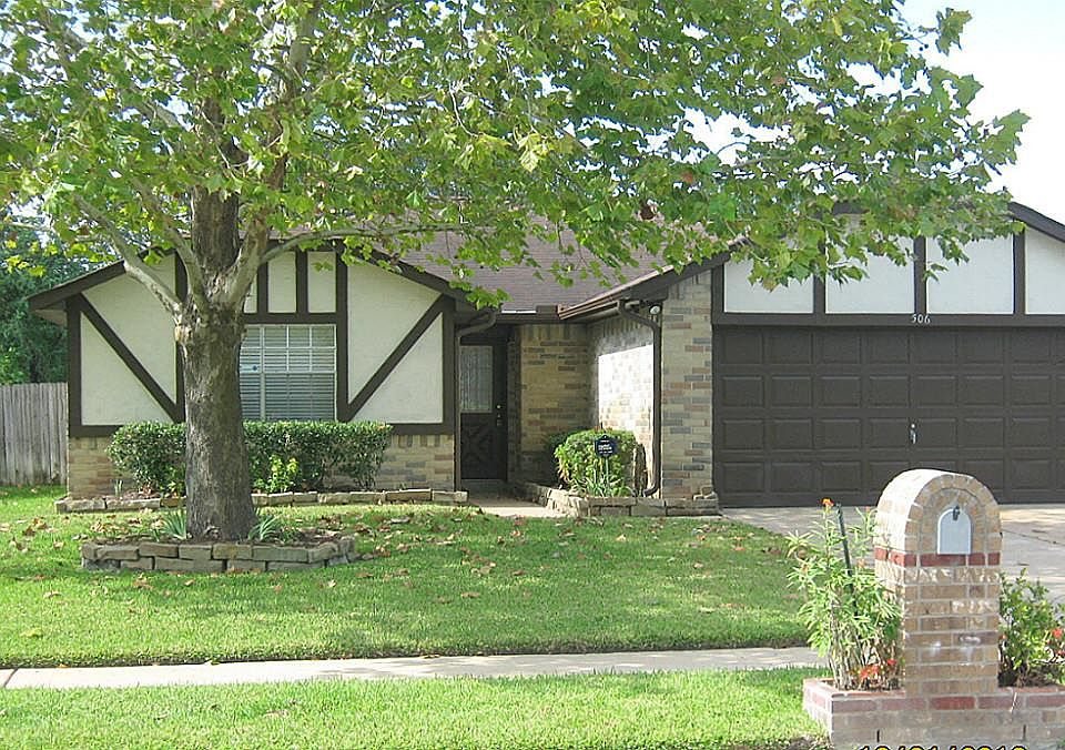 1st image of 506 Fair Oak Dr