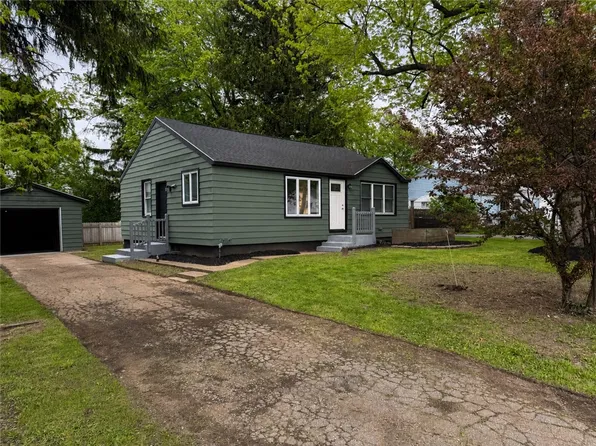 10652 W Sheridan Dr, Dunkirk, NY 14048