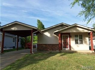 2645 Lindsay Ln, Florissant, MO 63031