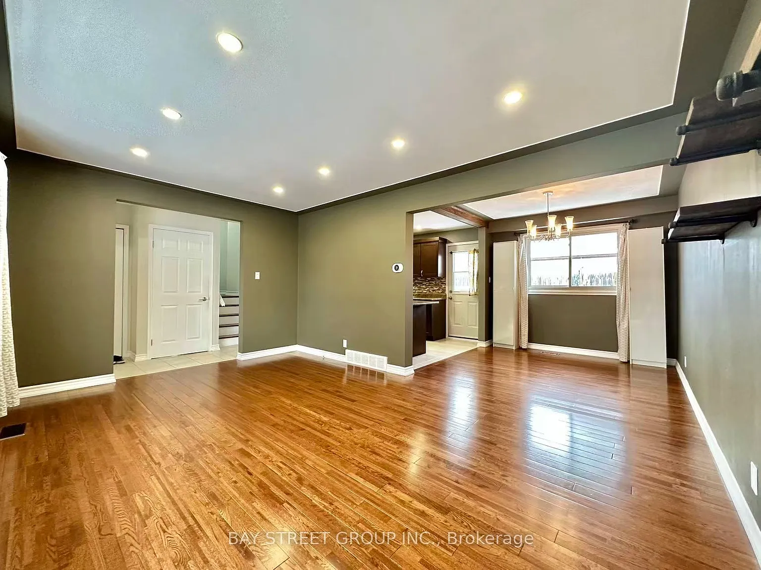 3 bed, $2,850 — Photo 4