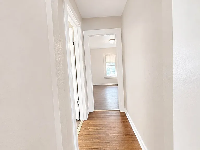 1727 Marne Ave — Photo 9
