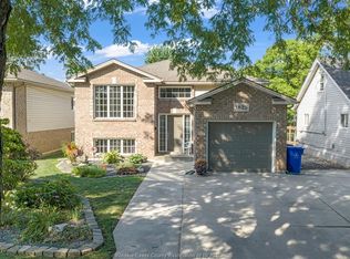 1825 Westminster Ave, Windsor, ON N8T 1X3