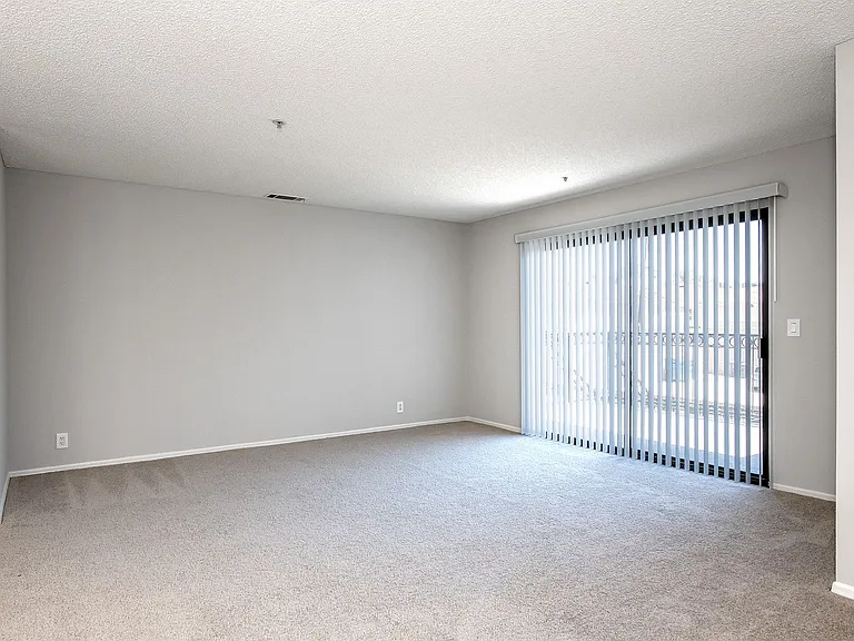 404 E Birch St — Photo 56