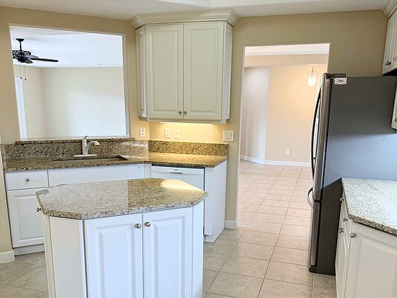 2nd image of 424 Luna Bella Ln APT 433