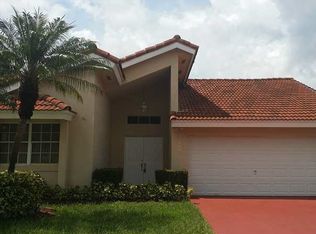 8479 NW 191st St, Hialeah, FL 33015