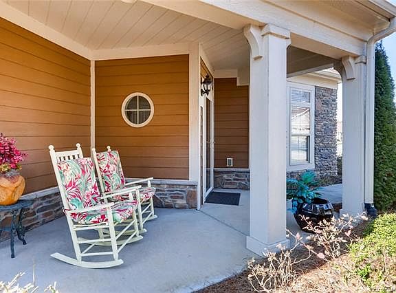 3rd image of 102 Cambria Pl
