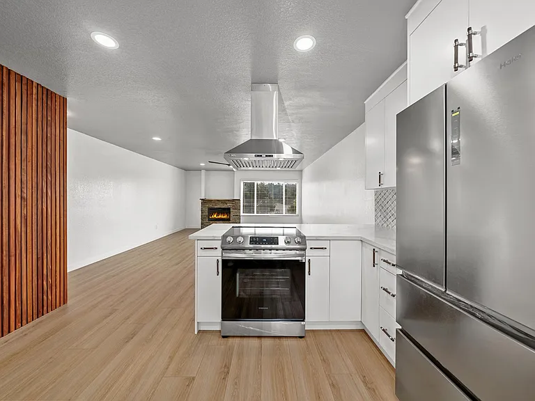 1101 Colusa St #3 — Photo 2