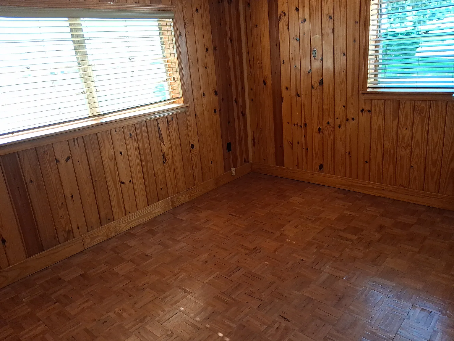 3 bed, 1351 sqft, $900 — Photo 1