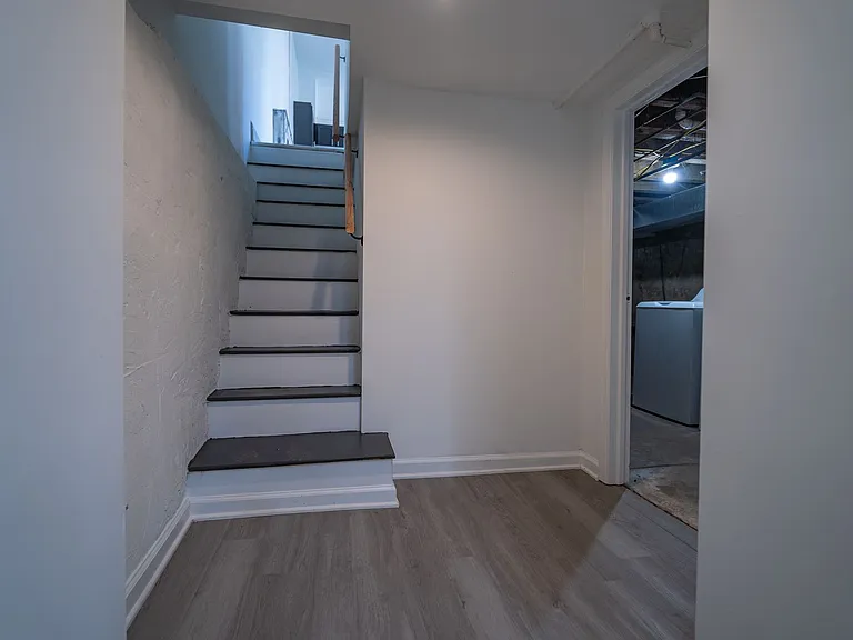 2410 Wharton St — Photo 18