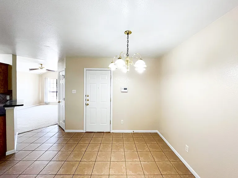 1303 Nicholas Cir #B — Photo 6