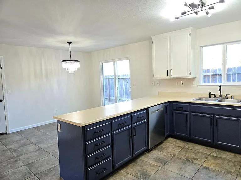 3057 Courtside Dr — Photo 12