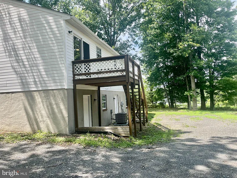 380 Sollers Wharf Rd — Photo 2