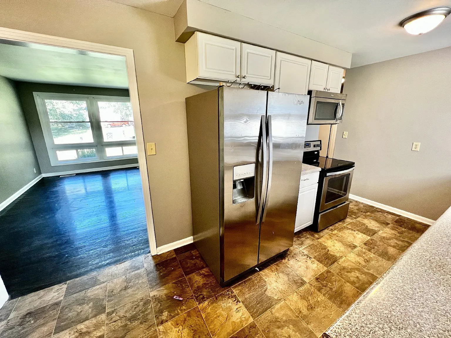 3 bed, 2.0 bath, 1628 sqft, $1,550 — Photo 4