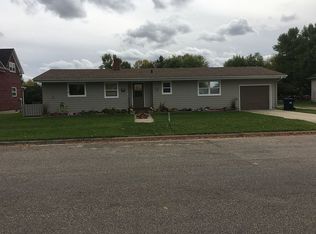 606 2nd St, Maddock, ND 58348