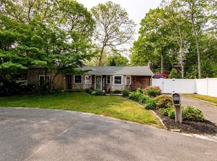 26 Laurel St, Centereach, NY 11720