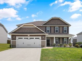 5325 Goshawk Dr, Hope Mills, NC 28348