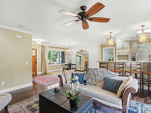 5th image of 6410 Teague Ln