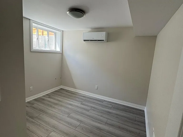 5672 Dorchester Rd #44 — Photo 9