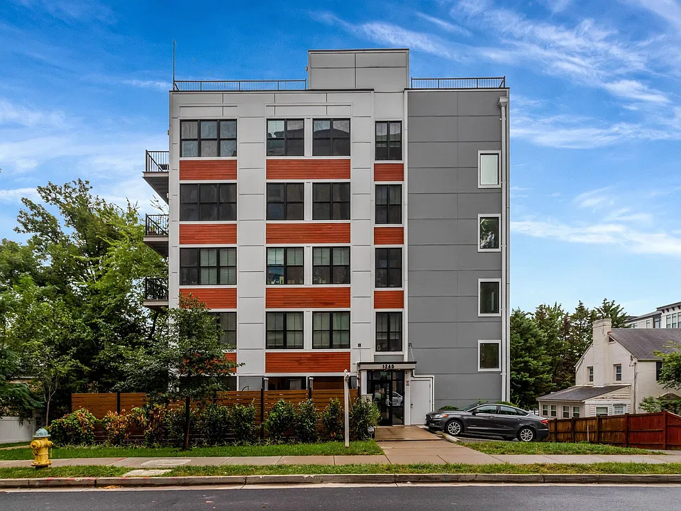1245 N Pierce St #1