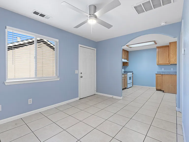 125 S 6th St #14 — Photo 4