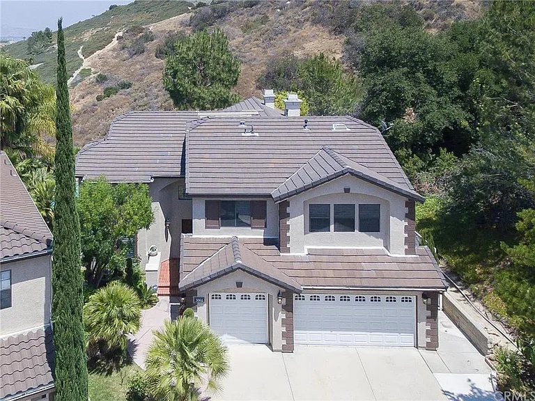 3061 Diamond View Cir — Photo 2