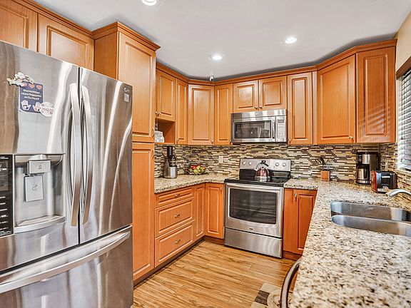 5th image of 1877 NW 93rd Way