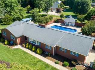 1044 Randolph Cir SE, Lenoir, NC 28645