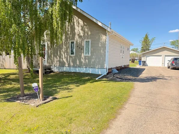402 E 2nd St W, Maidstone, SK S0M 1M0