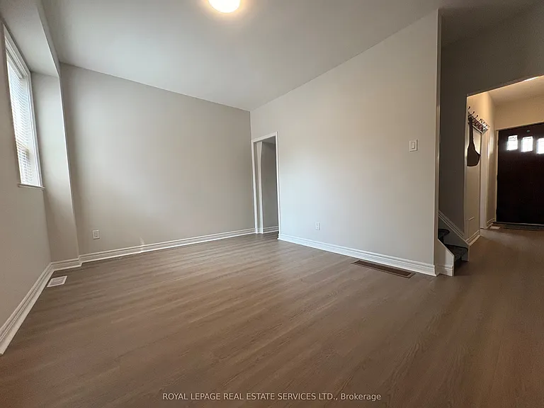 5 Henderson Ave — Photo 3