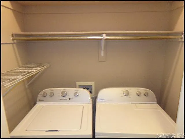 1009 Foxwood Dr — Photo 17