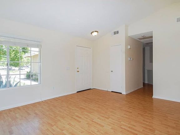 2nd image of 2282 Stonybrook Way