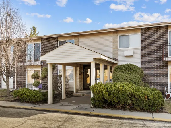 8884 Steven Dr APT 2C, Des Plaines, IL 60016