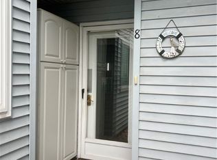 208 Park Ave APT 8, Conneaut, OH 44030