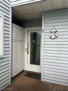 208 Park Ave APT 8, Conneaut, OH, 44030