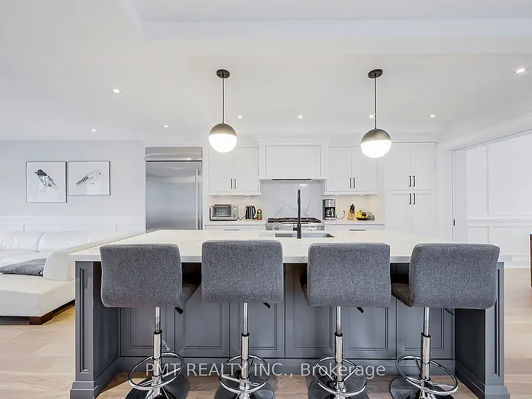 50 Thursfield Cres — Photo 11